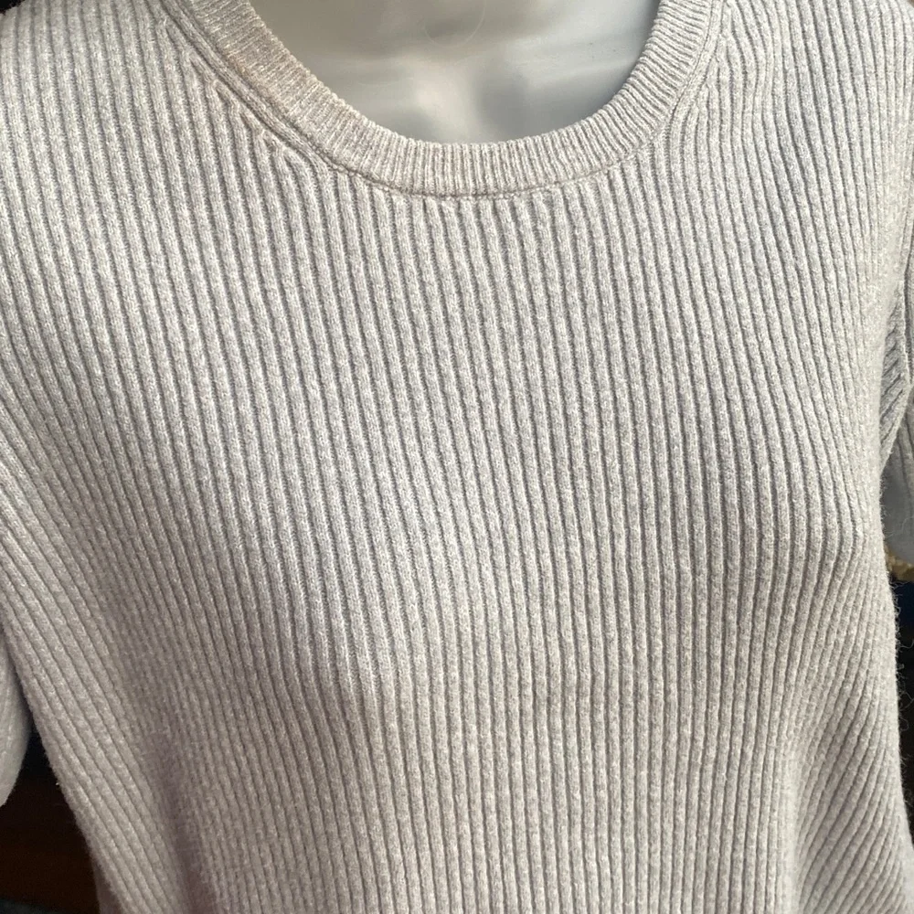 Halogen Light Gray Ribbed Short Sleeved Knit Crewneck Sweater Tag L Fits M/S